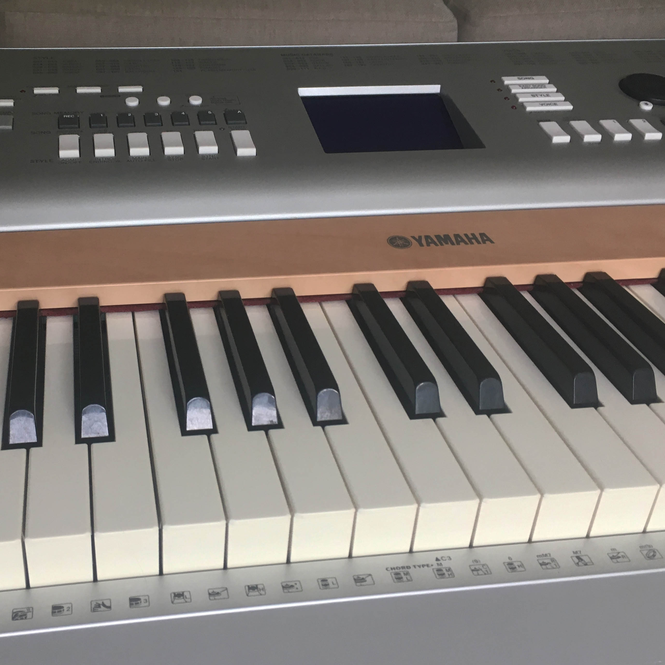 Photo of Yamaha DGX-620 88-key keyboard