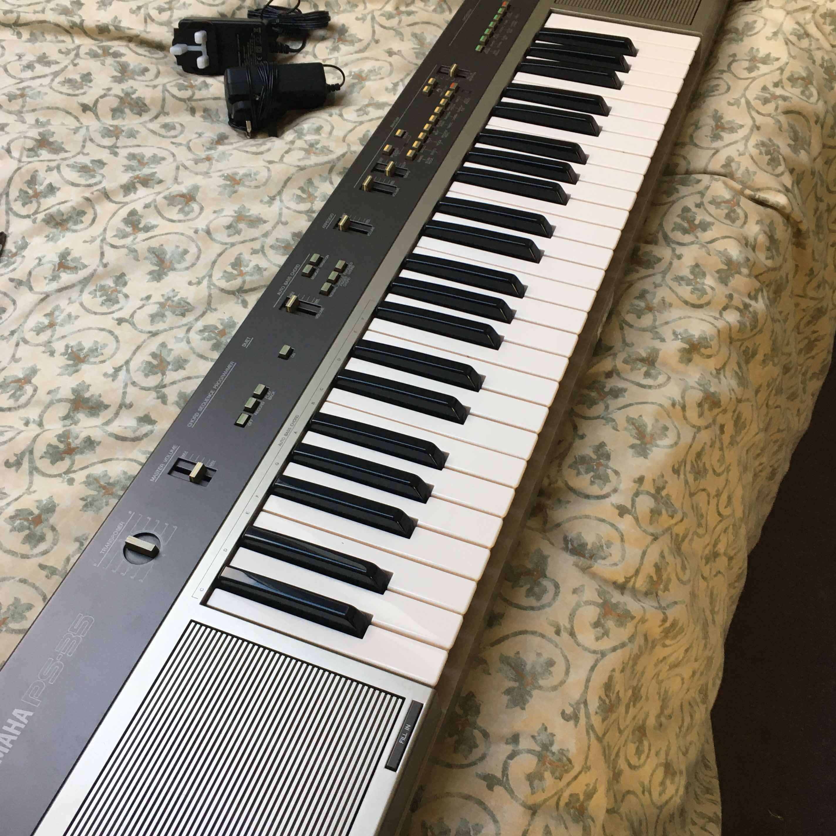Photo of Yamaha PS-35 61-key keyboard