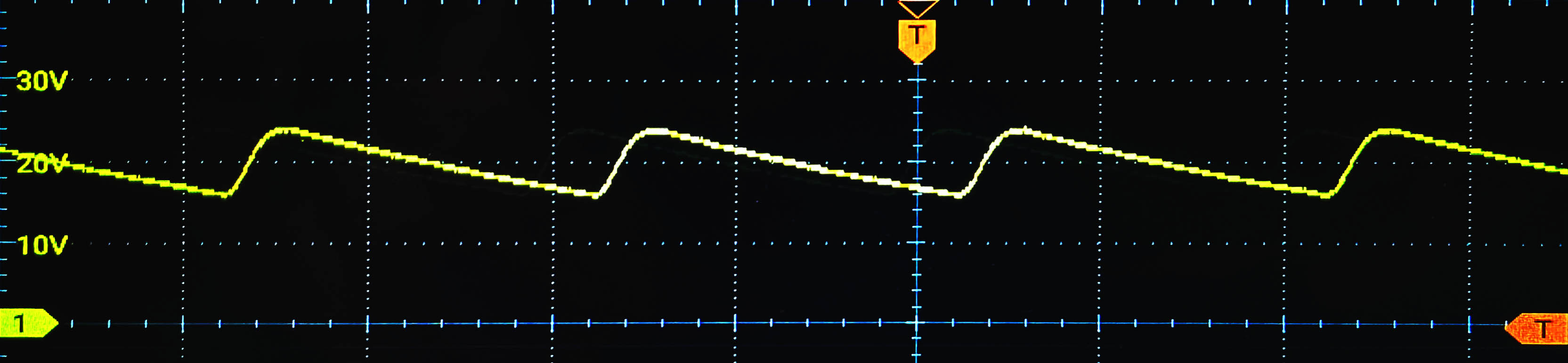 Oscilloscope screen showing voltage ripple of relay supply varying between 20 and 24 volts.